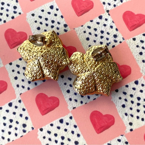 Cute vintage enamel on goldtone flower earrings purple - Picture 5 of 7